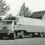 1958: DAF 2000 DO trekker oplegger