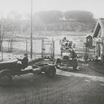 1928 Uitgang van de Volvo fabriek in Lundby