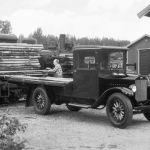 1928 Volvo Truckserie 1 geladen met gezaagde planken